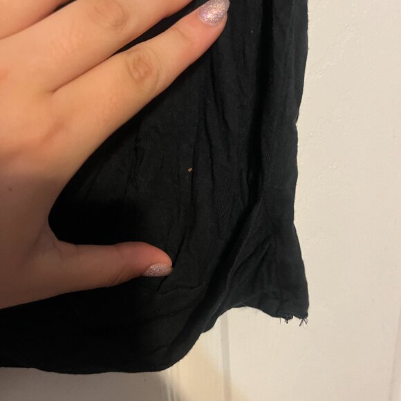 FLAWED ALO BLACK CROP TOP P2P 13.5" - Picture 2 of 5